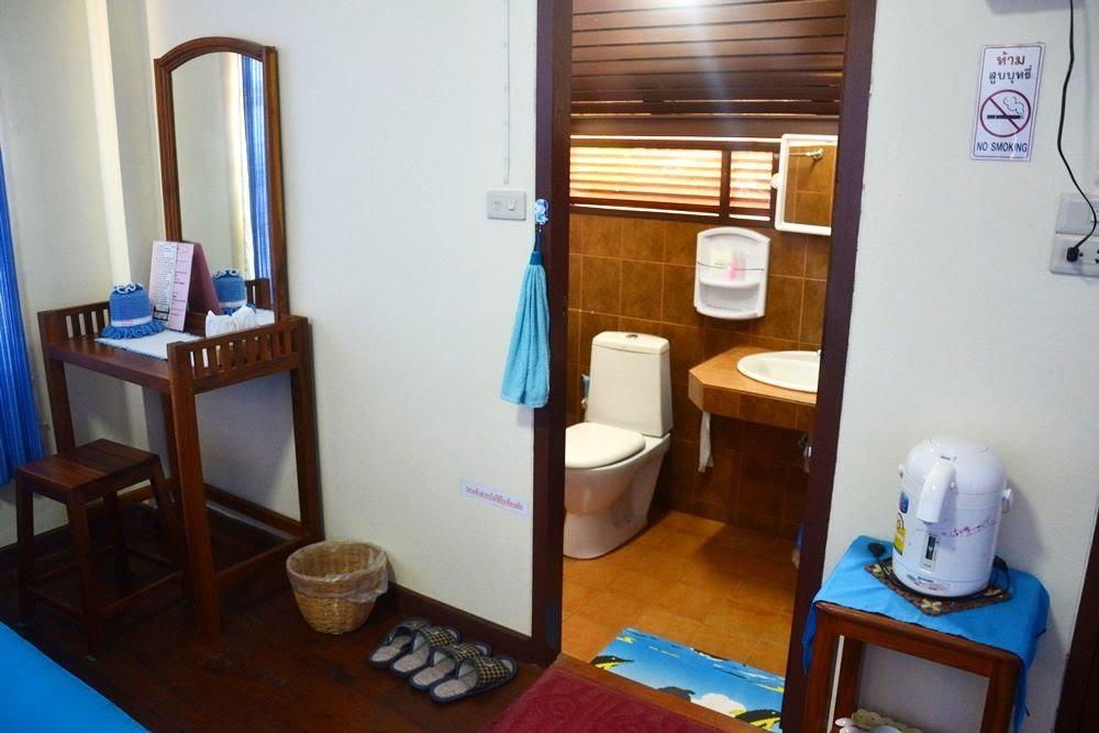 Huen Kham Kong Guesthouse Mae Sariang Exterior photo