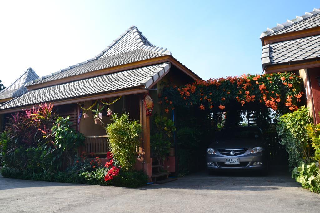 Huen Kham Kong Guesthouse Mae Sariang Exterior photo