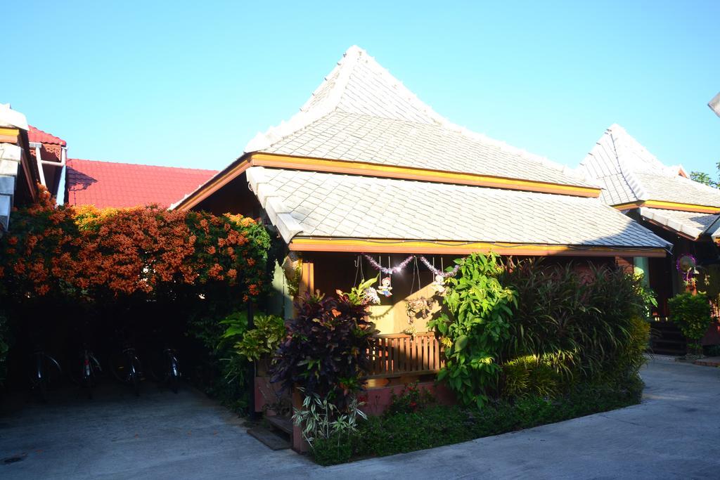 Huen Kham Kong Guesthouse Mae Sariang Exterior photo