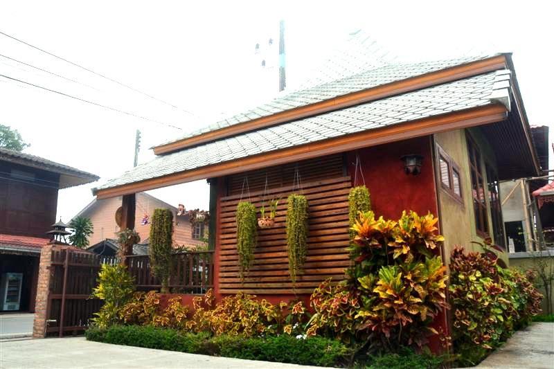 Huen Kham Kong Guesthouse Mae Sariang Exterior photo