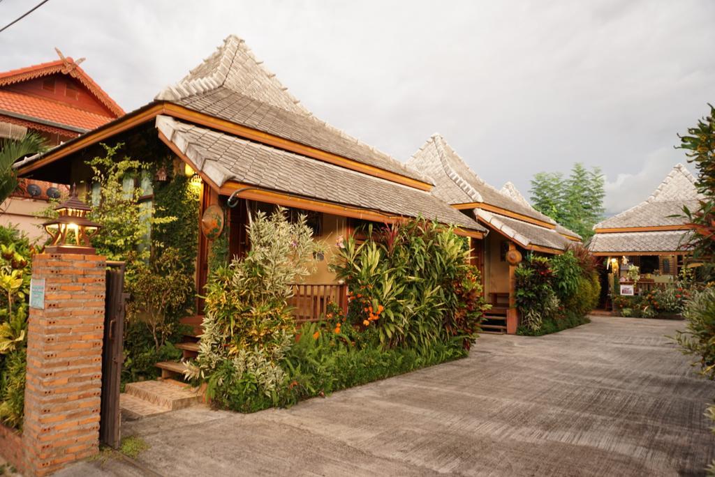 Huen Kham Kong Guesthouse Mae Sariang Exterior photo
