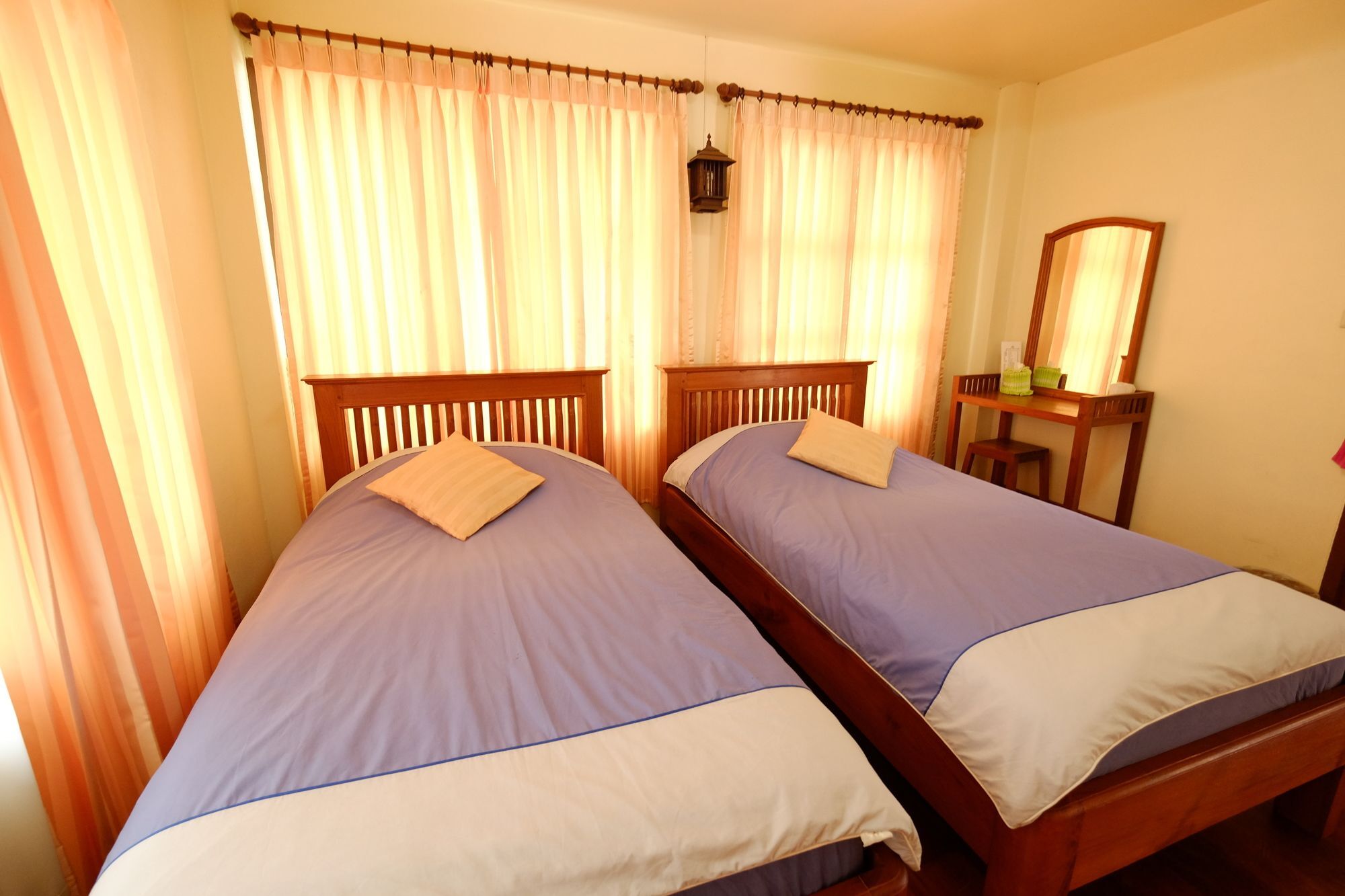 Huen Kham Kong Guesthouse Mae Sariang Exterior photo