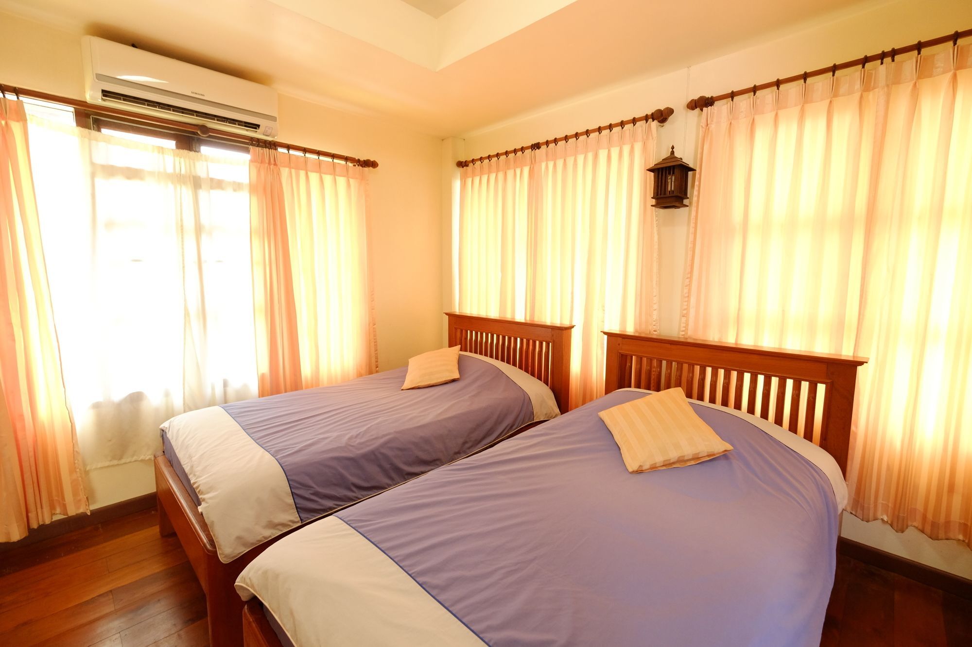 Huen Kham Kong Guesthouse Mae Sariang Exterior photo