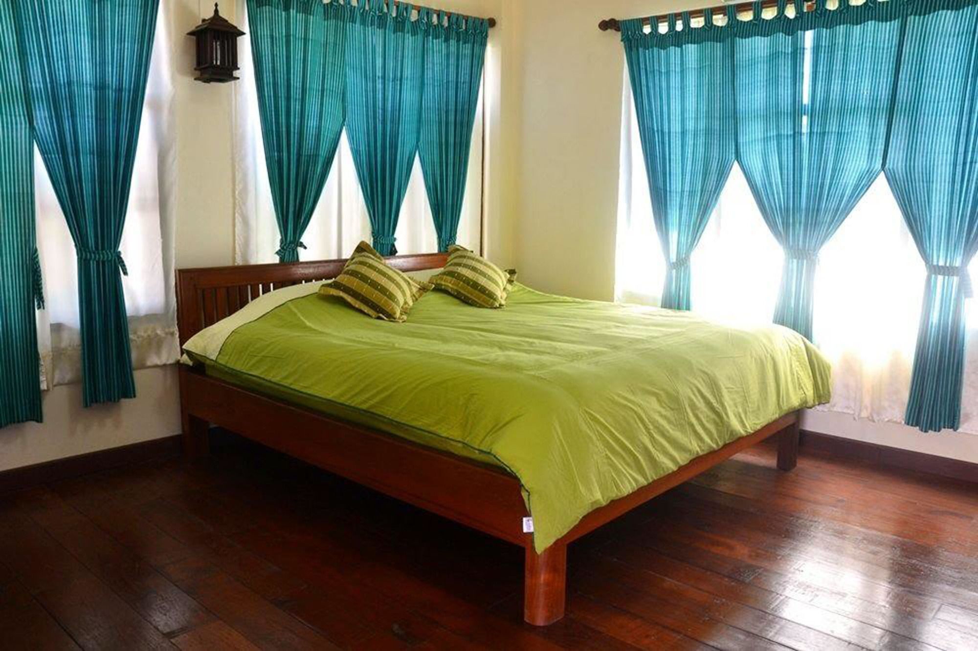 Huen Kham Kong Guesthouse Mae Sariang Exterior photo