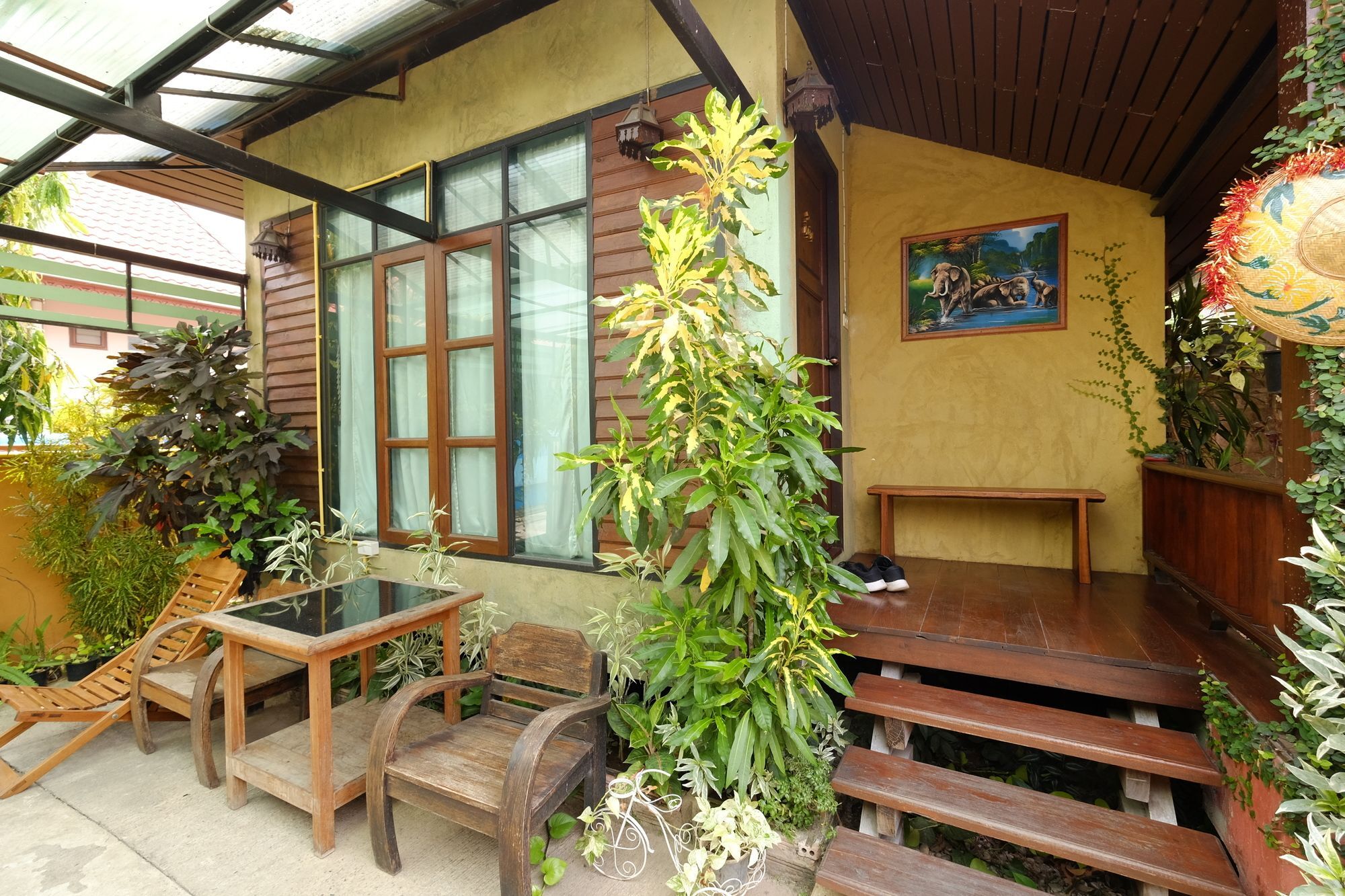 Huen Kham Kong Guesthouse Mae Sariang Exterior photo
